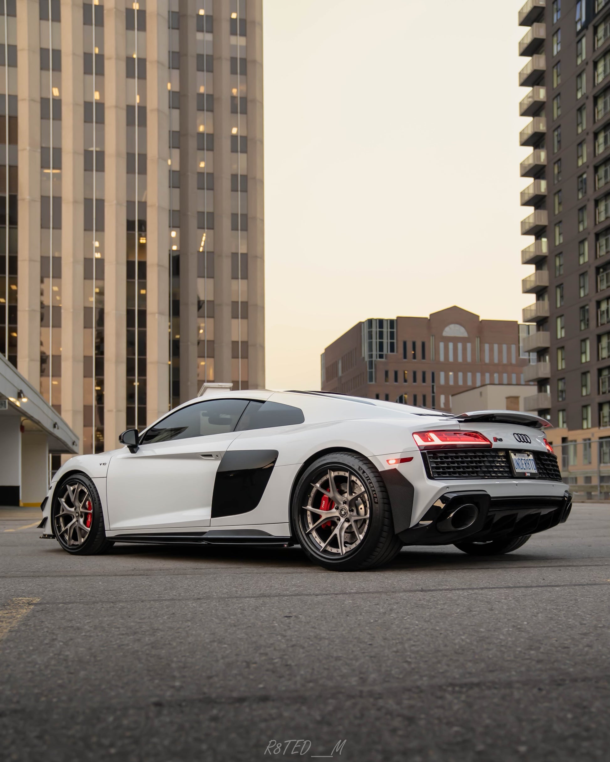 Audi R8 Rear Canard Winglet - Rev In Style Inc