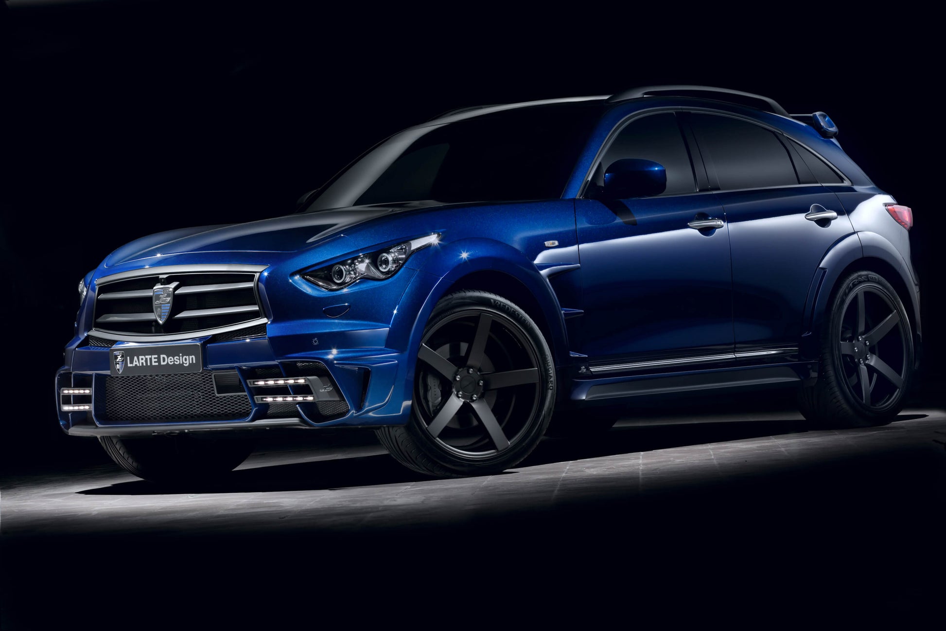 LARTE Infiniti  QX70 LR3 - Rev In Style Inc