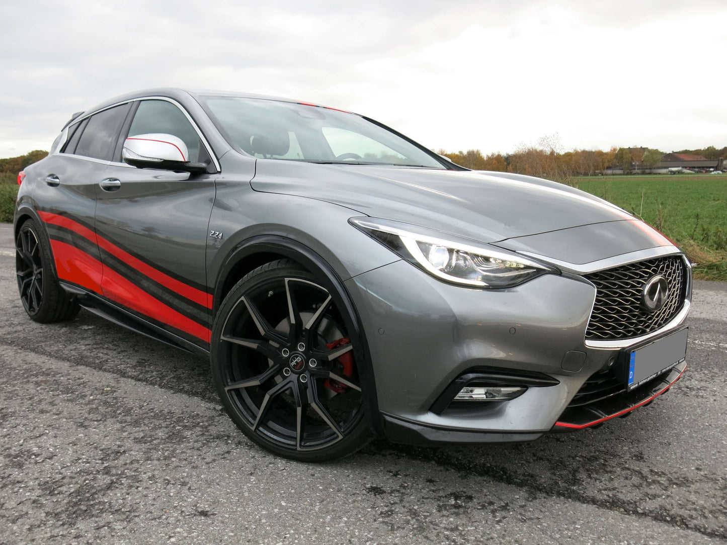 LARTE Infiniti Q30 - Rev In Style Inc